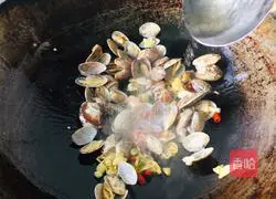 Illustration of how to make double pepper clams 5