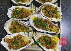 Illustration of how to make roasted garlic oysters 9