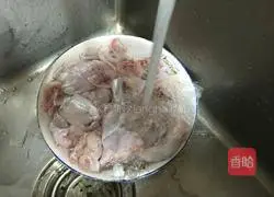 Illustration of how to stir-fry bullfrog 3