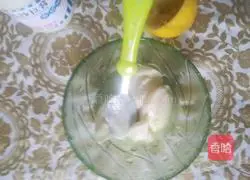 Illustration of how to make pineapple shrimp balls 8