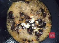 Illustration of how to stir-fry sea cucumber 6