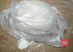 Illustration of how to make spring pancake skin 1