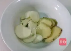 Illustration of how to make stir-fried cauliflower with twice-cooked pork 1