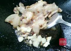 Illustration of how to make twice-cooked pork with potatoes 13