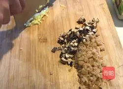 Illustration of how to cook dry-roasted yellow croaker 4