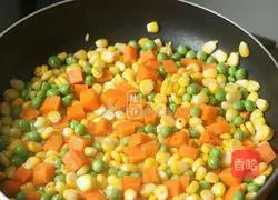 Illustration of how to make stir-fried ham with tripe 4