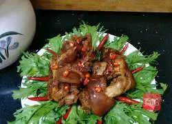 Illustration of how to make pork trotters with beer sauce 9