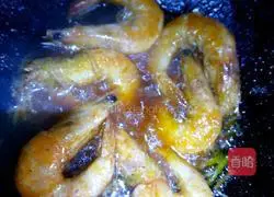 Illustration of braised prawns in oil 6