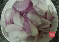 Illustration of how to make spicy onion chicken 2