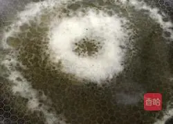 Illustration of how to steam tongue sole with pickled vegetable juice 5