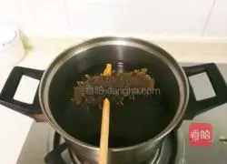 Illustration of how to make sea cucumbers with hot water bottle 4