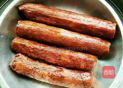 Illustration of how to make fried snow peas with sausage 1