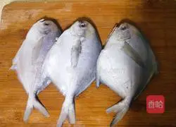 Illustration of how to make pan-fried pomfret 4
