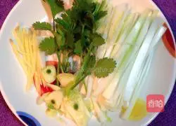 Illustration of home-style pot-wrapped pork 3