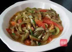 Illustration of how to stir-fry shredded eggplant in oyster sauce 4