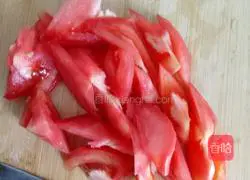 Illustration of how to make tomato and black pepper pasta 3