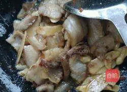 Illustration of how to make twice-cooked pork with ginger 4