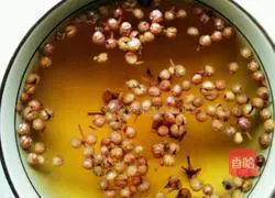 Illustration of how to make Jiaodong Bayu Dumplings 2