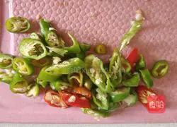 Illustration of how to cook eggplant with salted fish 4