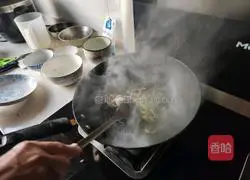 Illustration of how to make fried squid rolls with green onions 4