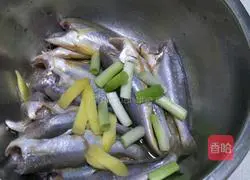 Illustration of how to make pan-fried crispy fish 4
