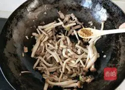 Illustration of how to make fried meat with crab-flavored mushrooms 14