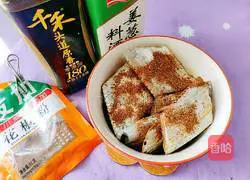 Illustration of home-cooked papaya, mushrooms and hairtail 3