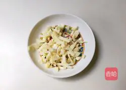 Illustration of how to make gold, silver, garlic and yellow croaker 5