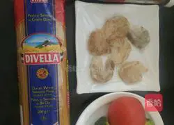 Illustration of how to make shrimp and tomato pasta 1