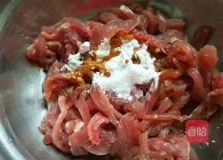 Xinwen Gourmet Spicy Pepper Shredded Pork Recipe Illustration 8