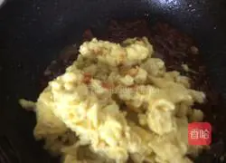 Illustration of how to make egg fried sauce 9