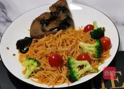 Illustration of how to make black pepper steak pasta 8