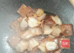 Dried celery Illustration of how to cook twice-cooked pork with red pepper 3