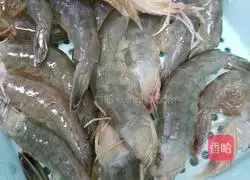 Illustration of how to make fried shrimps in oil 1