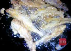 Illustration of how to make fried yellow croaker 8