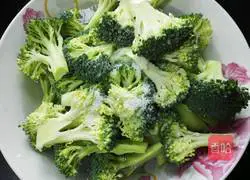 Illustration of how to make fried tripe with broccoli 1