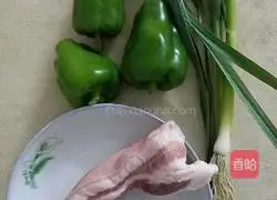 Illustration of the recipe of twice-cooked pork with bell pepper and garlic sprouts 1