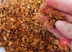 Illustration of how to make red onion and shrimp skin sauce 4