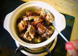 Illustration of how to make pork stewed vermicelli 3