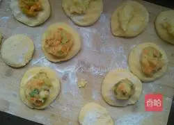 Illustration of how to make pumpkin buns stuffed with mashed potatoes 14