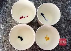 Illustration of how to make colorful yogurt mousse 6