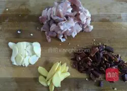 Illustration of how to make crispy pork slices 2