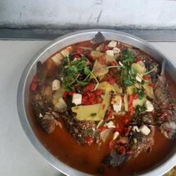 Hot and sour crucian carp