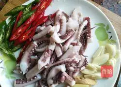 Illustration of how to make fried squid tentacles with pepper 3