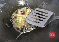 Illustration of Stir-fried Jiwei Shrimp 4