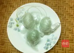 Illustration of how to quickly pickle salted duck eggs 3