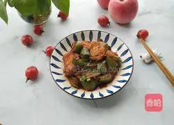 Chongming green eggplant stewed fish recipe illustration 13