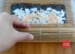 Illustration of how to make tuna sushi 10 