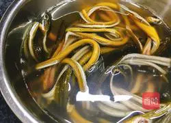 Illustration of how to make stir-fried eel 1
