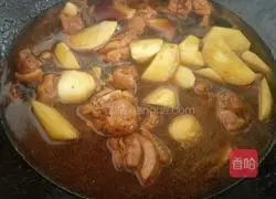 Illustration of how to make potato stewed chicken 7